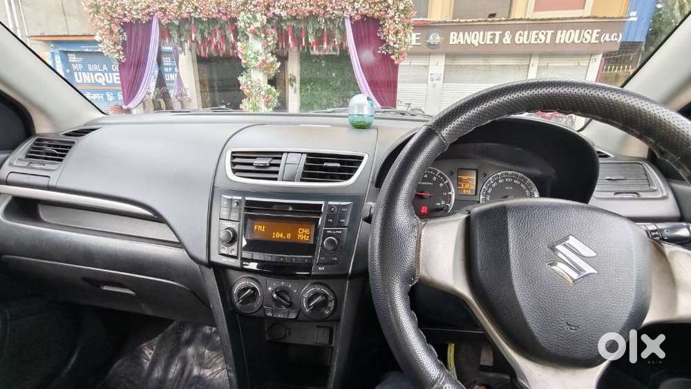 Maruti Suzuki Swift Vxi + Manual, 2017, Petrol