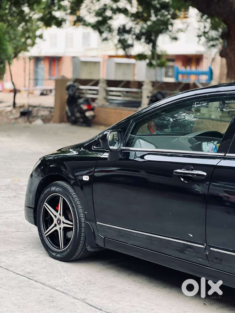 Honda Civis Crystal Black (showroom Service)