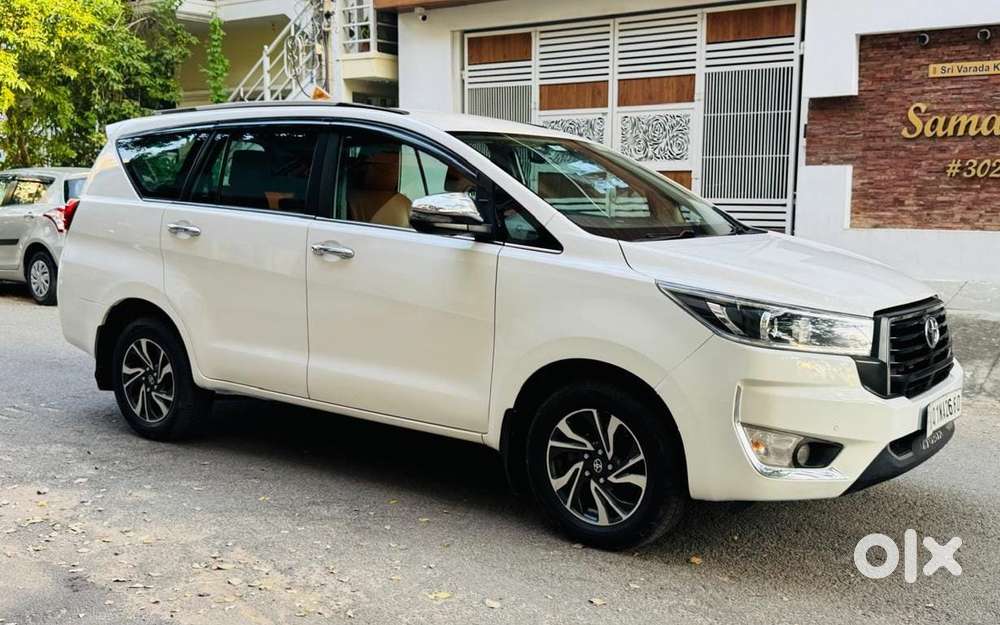 Toyota Innova Crysta 2.4 V 7 STR, 2023, Diesel