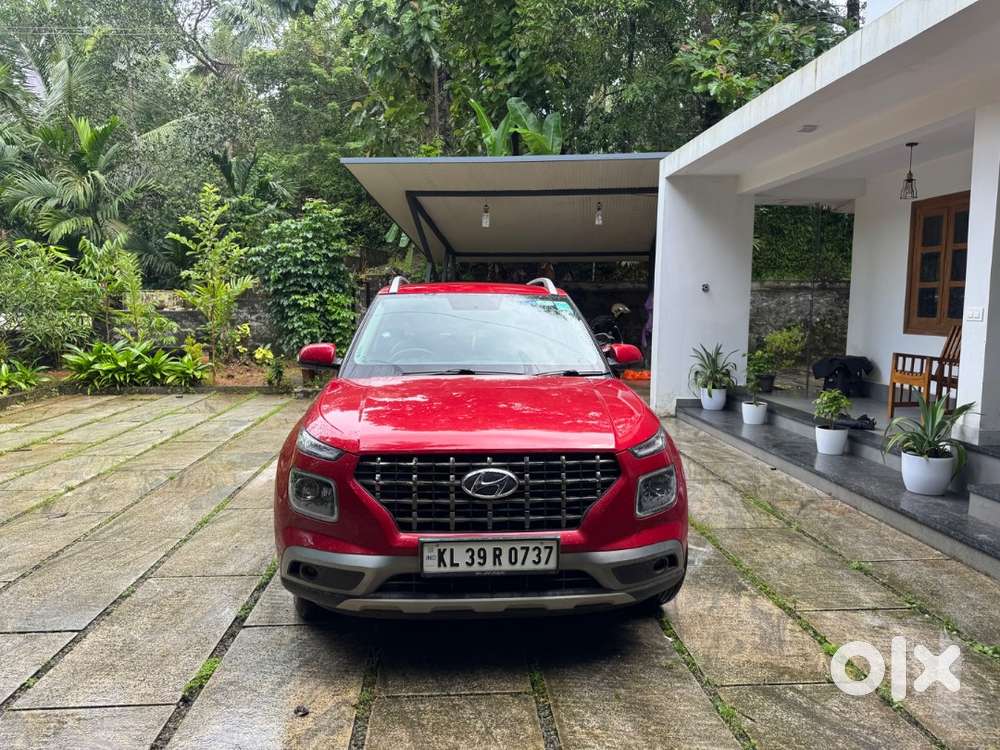 Hyundai Venue 2021 Petrol Well Maintained
