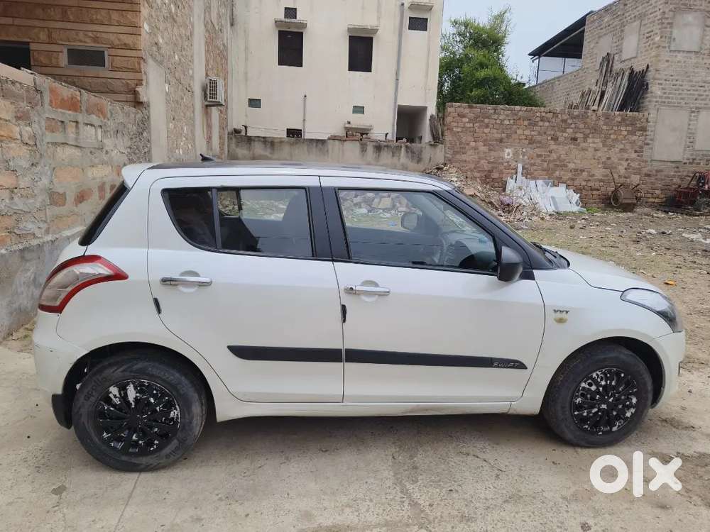 Maruti Suzuki Swift 2012 Lxi