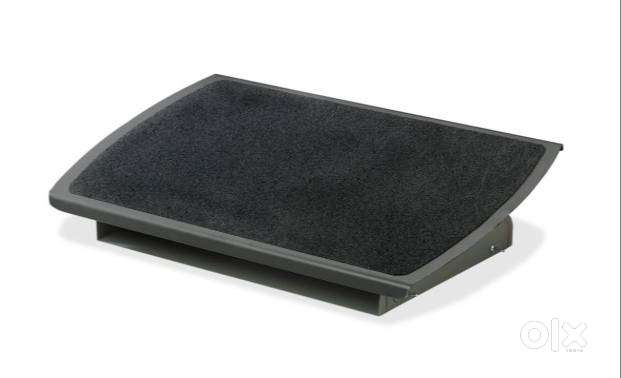 Like New! 3M Ergonomic Adjustable Foot Rest - Perfect for WFH
