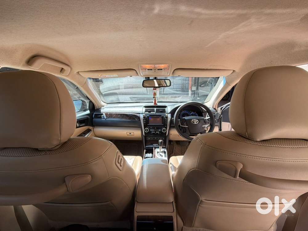 Toyota Camry Hybrid 2013 Pearl White, Well Maintained, 57200 Km Driven