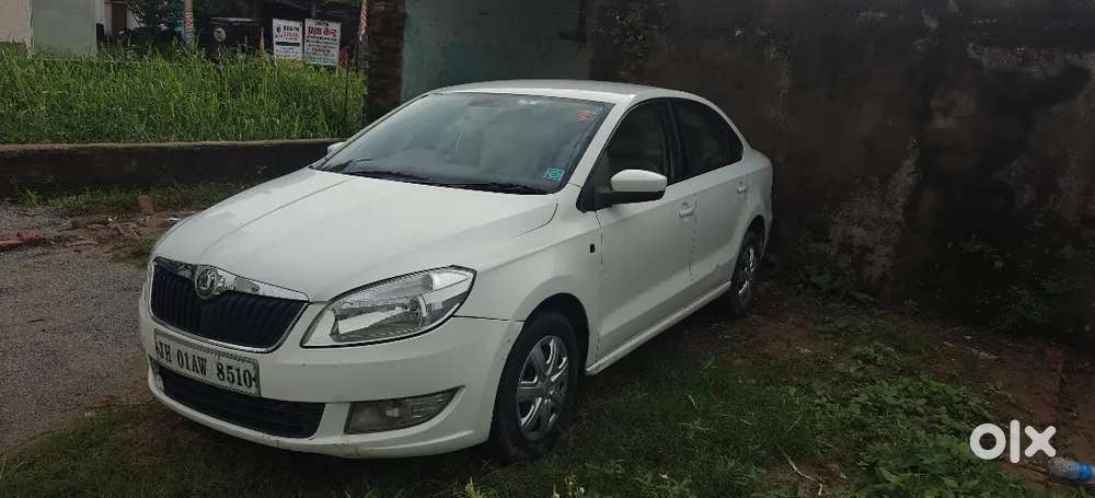 Skoda Rapid 1.6 Active 2013