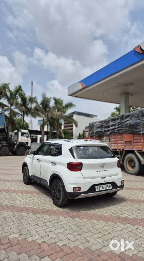 Hyundai Venue S Mt 1.2 Kappa, 2022, Cng & Hybrids