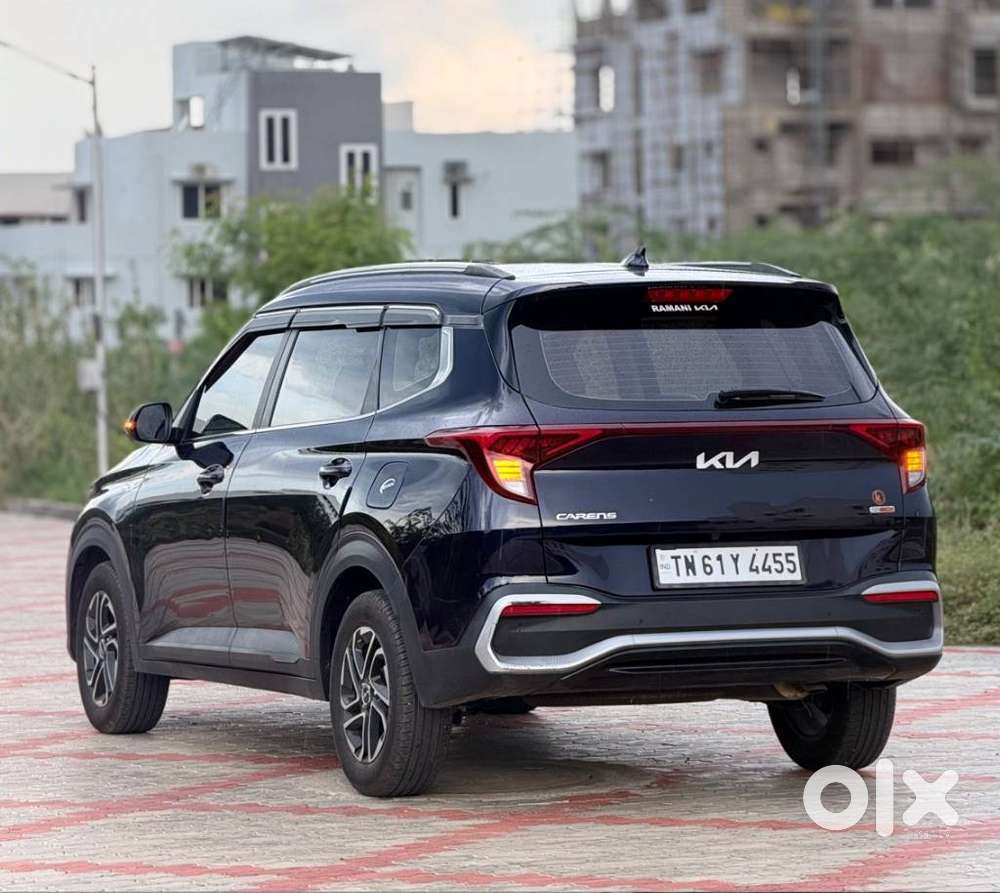 Kia Carens, 2023, Petrol