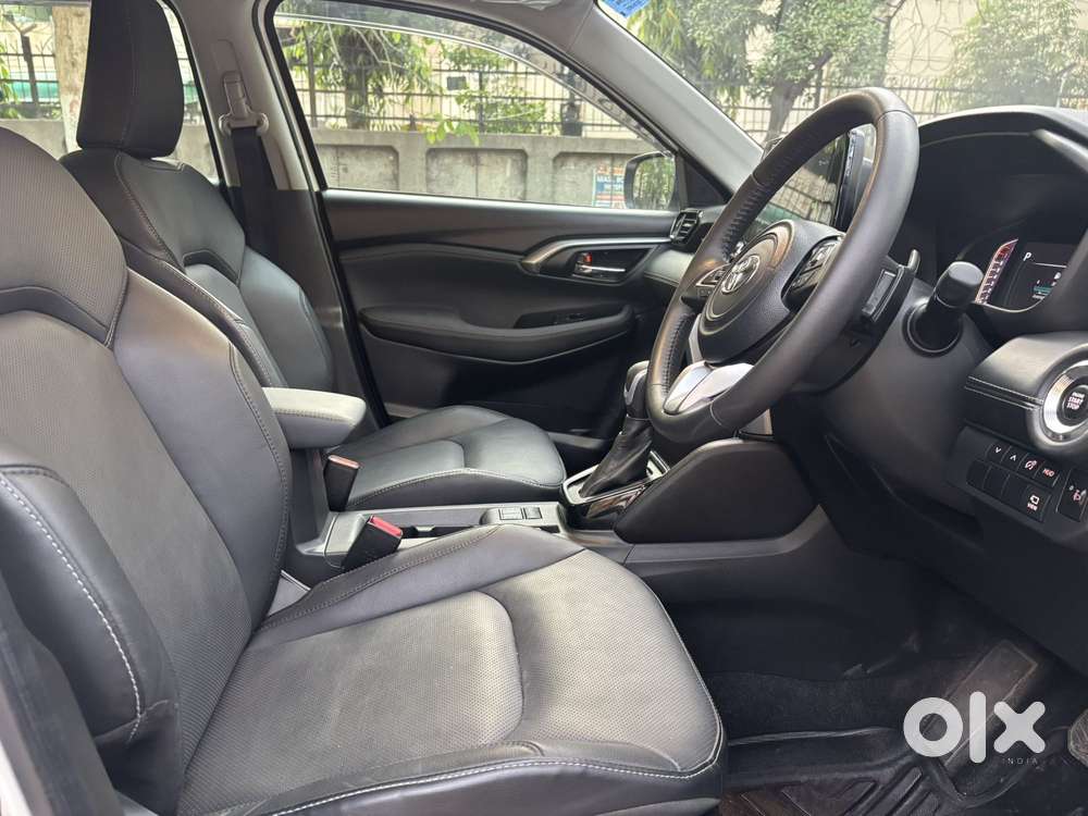 Toyota Urban Cruiser Hyryder 1.5 V Neo Drive At, 2025, Petrol