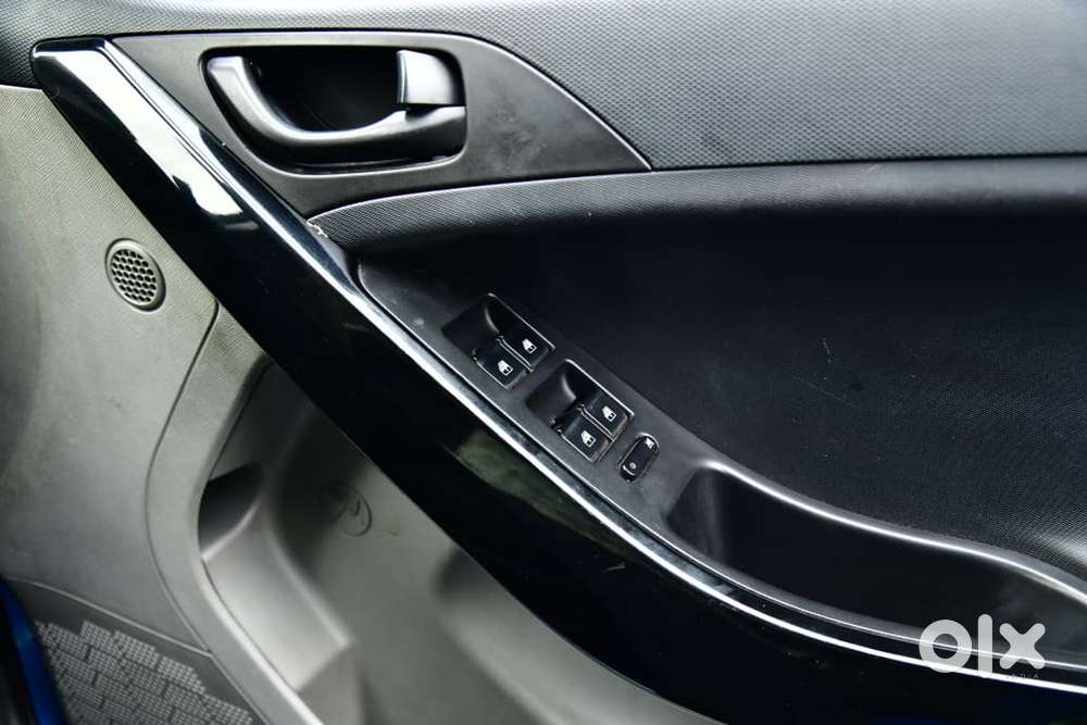 Tata Nexon 1.2 Revotron Xm (s), 2018, Petrol
