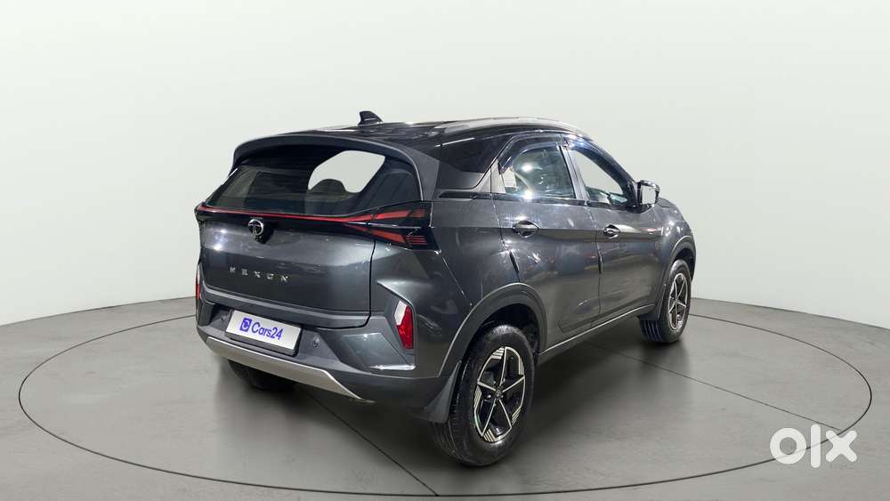 Tata Nexon Fearless Plus S Purple 1.2 Revotron Petrol 7dca Dual Tone..