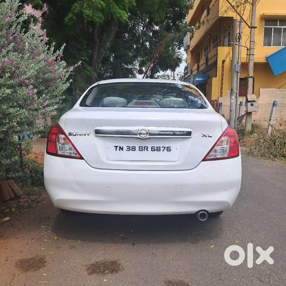 Nissan Sunny, 2012, Petrol