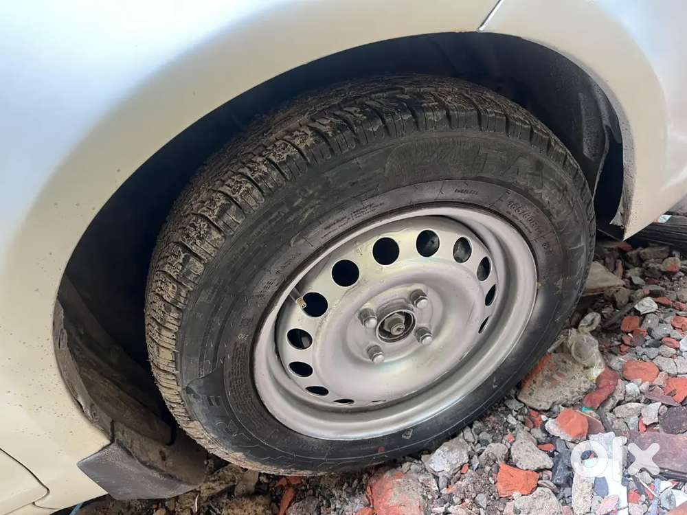 Maruti Suzuki Dzire 2018 Diesel 2 Keys