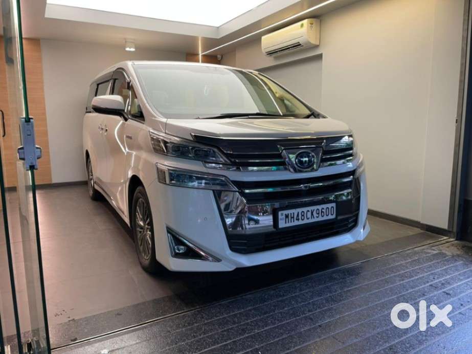 Toyota Vellfire 2.5 Hybrid, 2023, Petrol