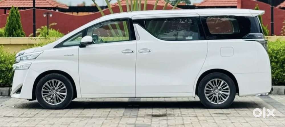 Toyota Vellfire 2.5 Executive Lounge, 2021, Petrol