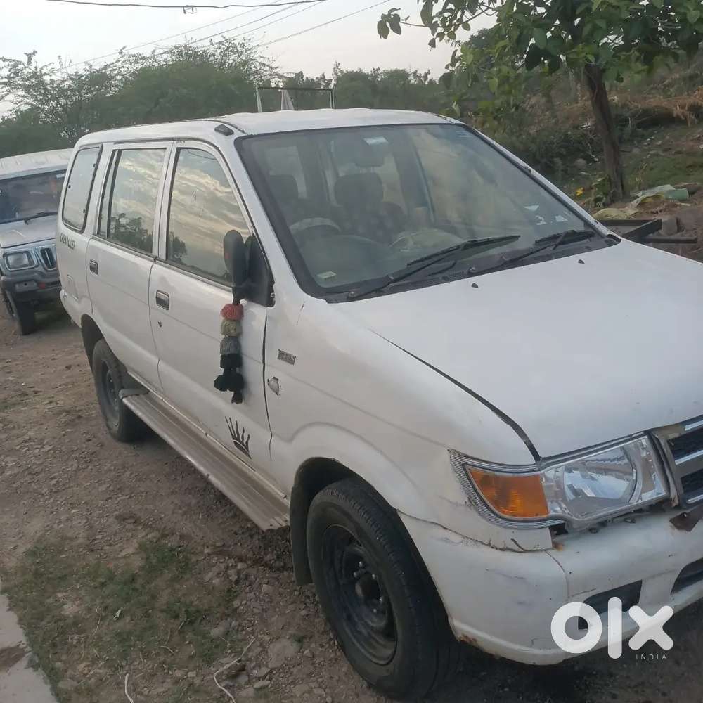 Chevrolet Tavera 2011 Diesel 10 Seater