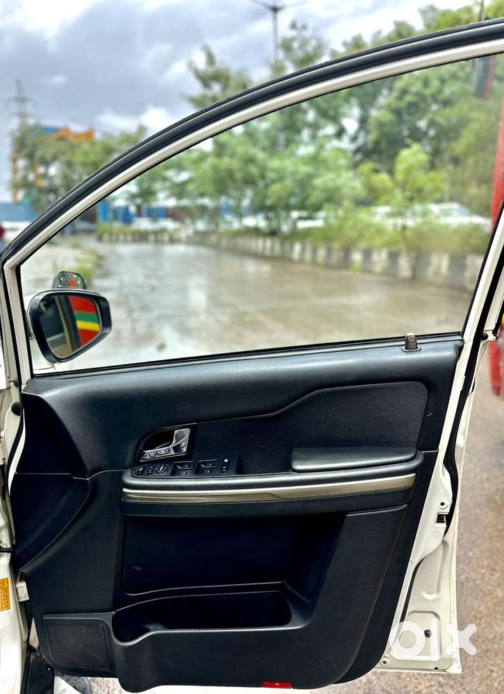 Tata Hexa 2.2 Xta 4x2 7 Str Dual Tone, 2018, Diesel