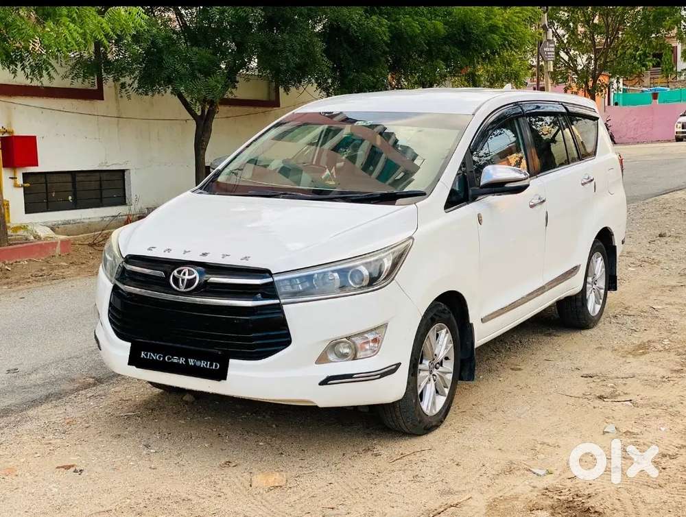 Toyota Innova Crysta 2016 Diesel Well Maintained