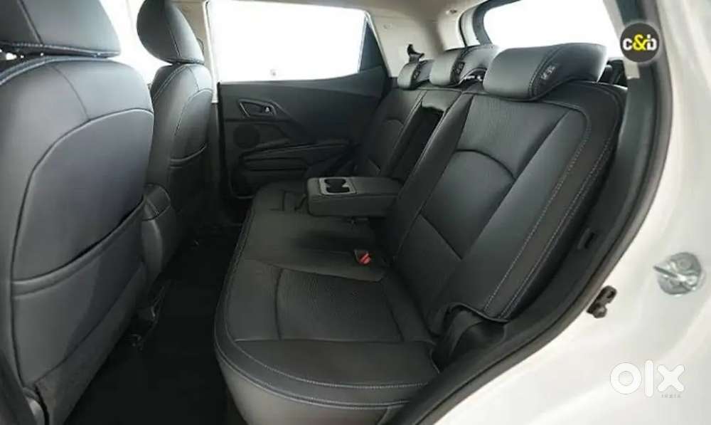 Mahindra XUV400 EV Back Seat Orginal with seat belt - Photo 2