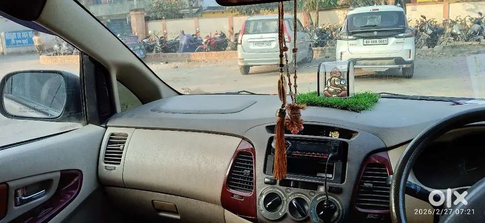 Toyota Innova Petrol 2005