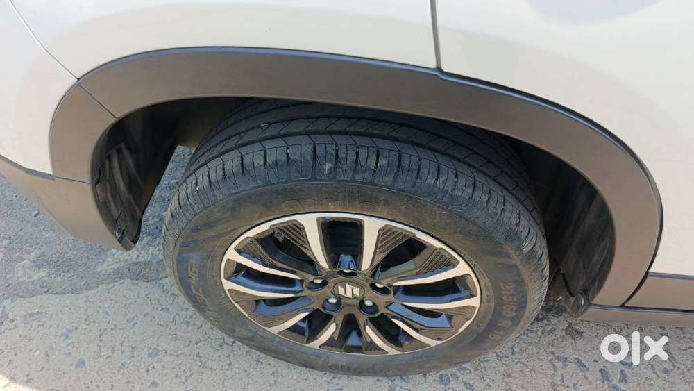 Maruti Suzuki Brezza 1.5 Zxi Plus At Smart Hybrid, 2022, Petrol