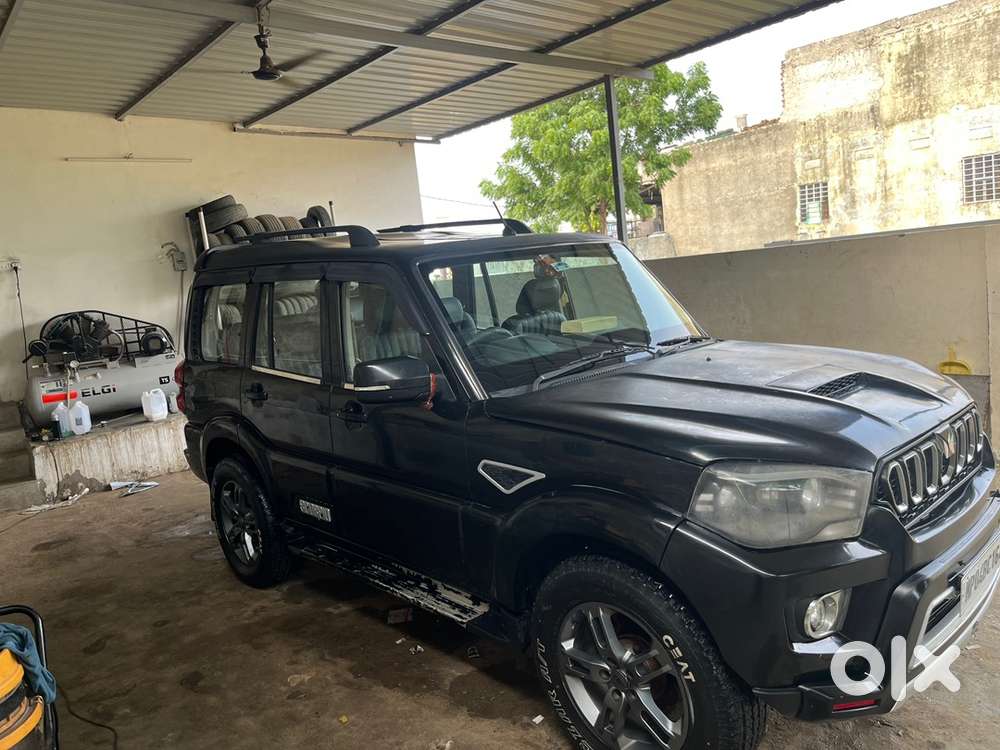 Mahindra Scorpio 2014 Modified Into S11