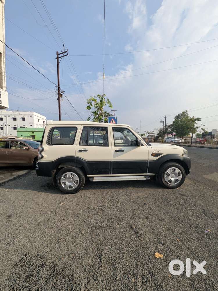 Mahindra Scorpio S4, 2015, Diesel