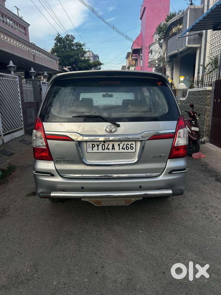 Toyota Innova 2.5 G (diesel) 8 Seater Bs Iv, 2015, Diesel