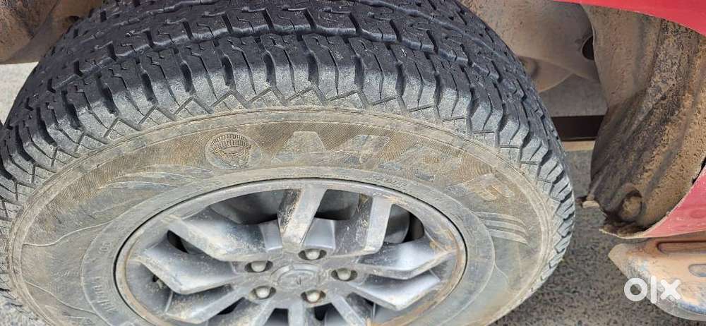 Mahindra Tuv 300 T10, 2018, Diesel