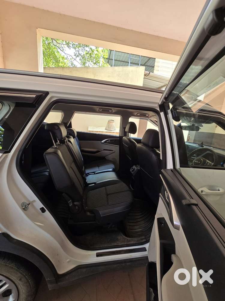 Kia Carens Petrol 2024