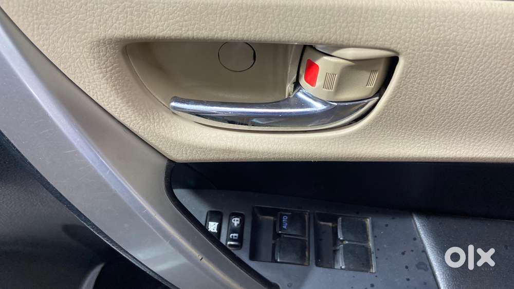 Toyota Corolla Altis 2013-2017 Vl At, 2015, Petrol