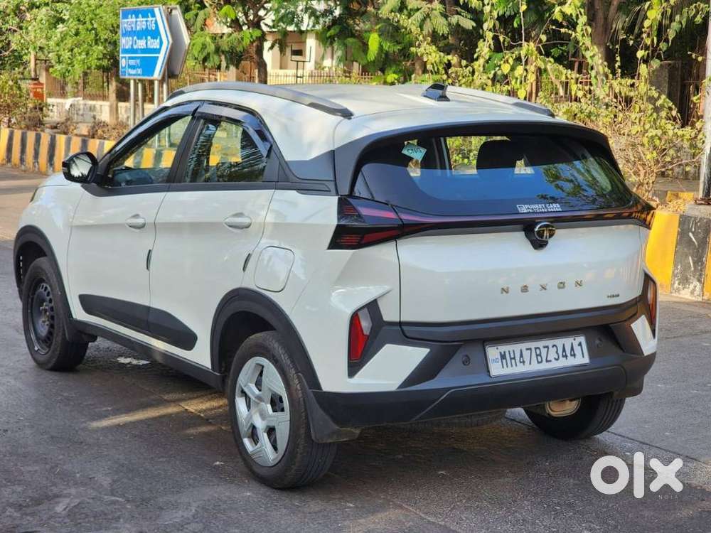 Tata Nexon Pure 1.2 S Revotron Petrol 6 Mt, 2025, Cng & Hybrids