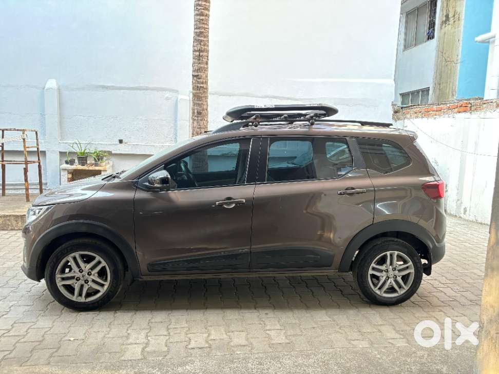 Renault Triber Rxz, 2022, Petrol
