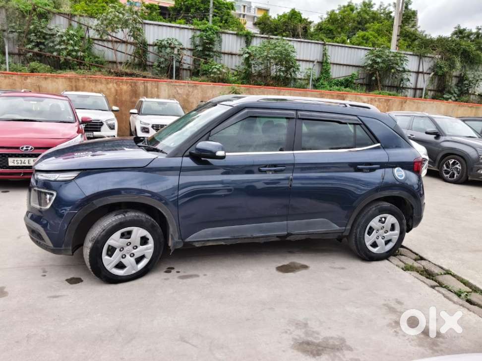 Hyundai Venue 1.2 S Plus, 2020, Petrol