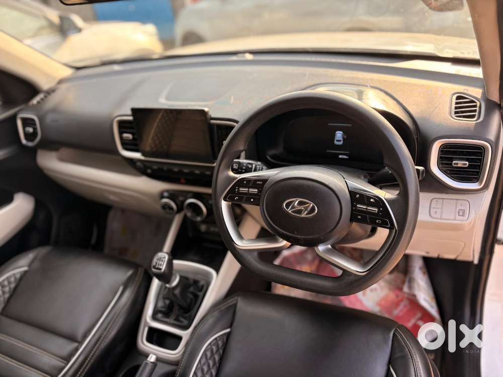 Hyundai Venue Sx Mt, 2023, Diesel