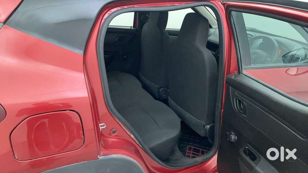 Renault Kwid 2019-ongoing 1.0 Rxt Amt (o), 2017, Petrol