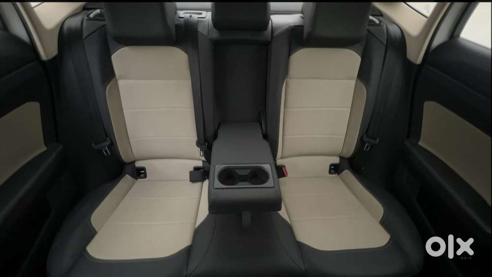 Skoda Slavia Style 1.0l Tsi At, 2022, Petrol