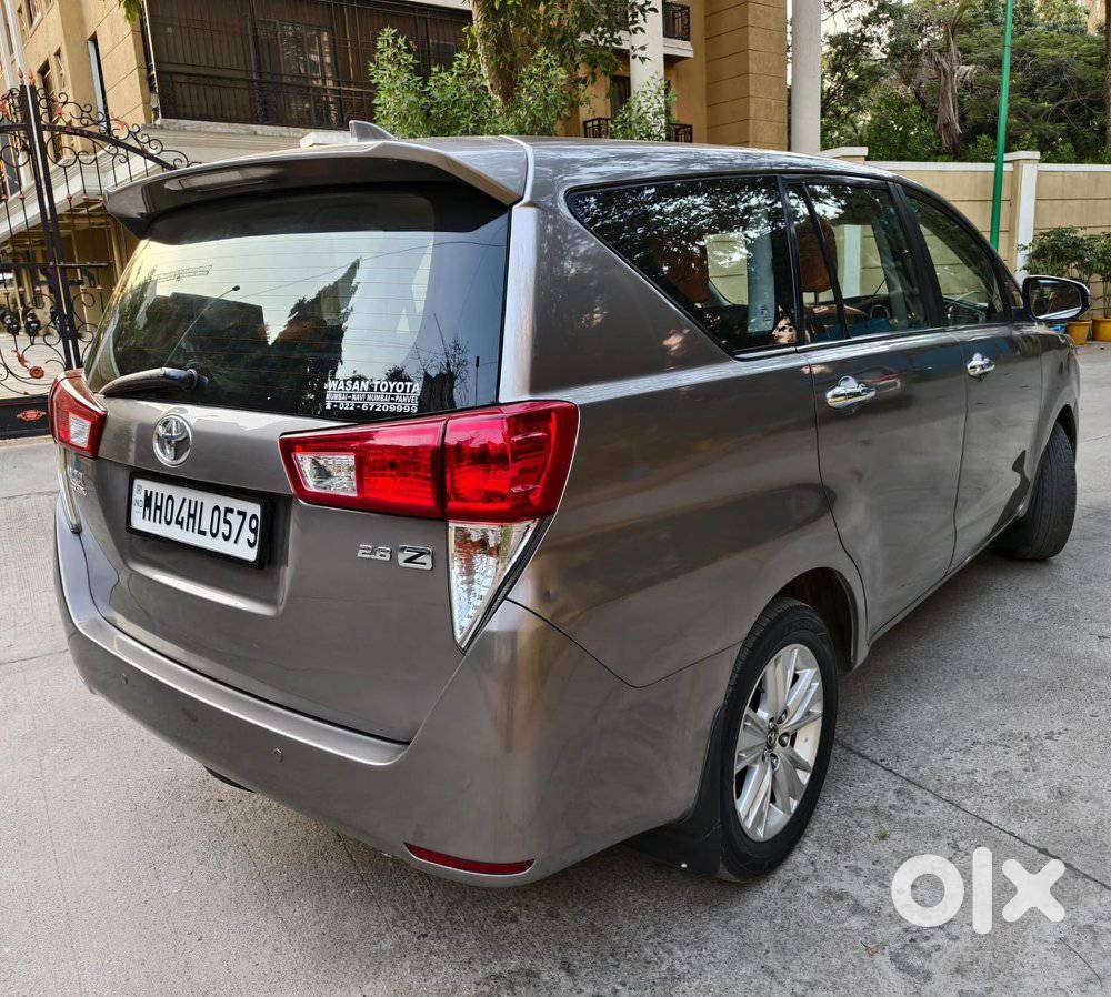 Toyota Innova Crysta