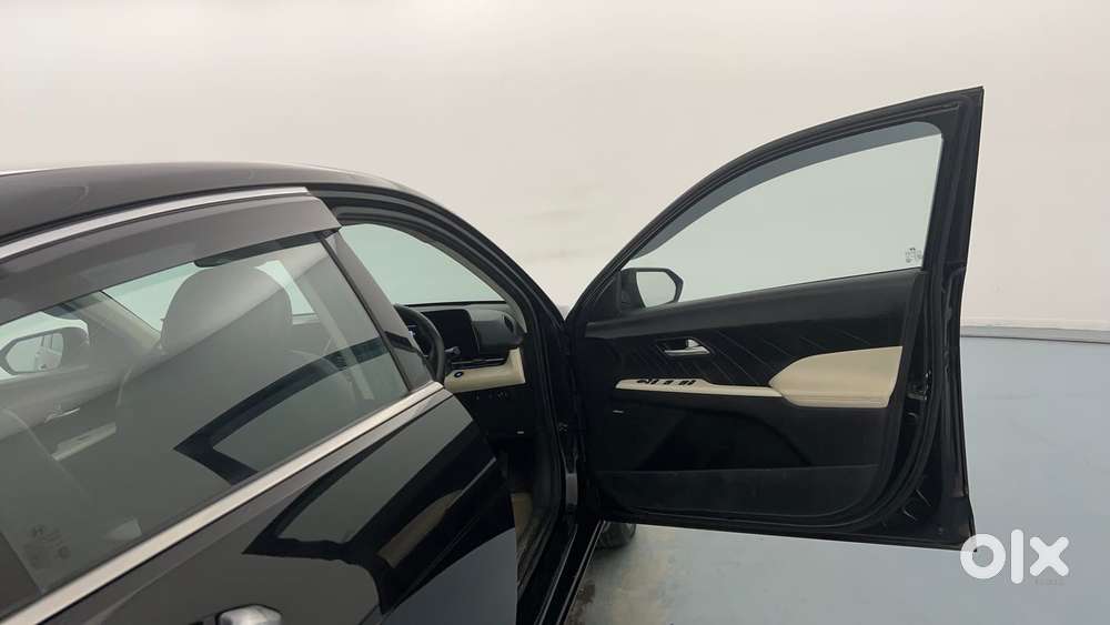 Hyundai Verna 1.5 Sx (o) Petrol Mt, 2023, Petrol