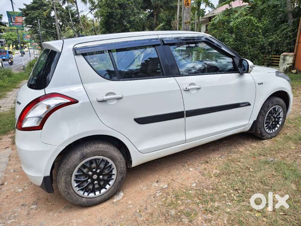 Maruti Suzuki Swift Vxi Abs Bsiv, 2015, Petrol