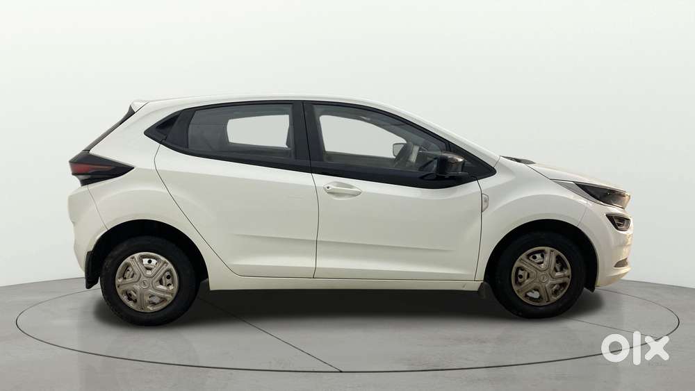 Tata Altroz 1.2 Xe, 2021, Petrol