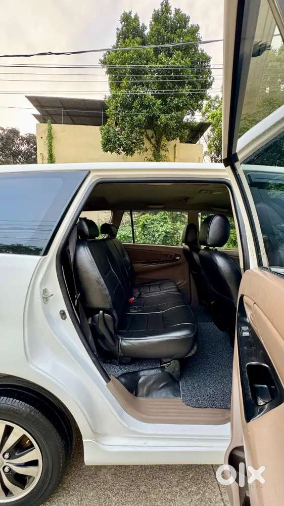 Toyota Innova 2016 Diesel 137000 Km Driven