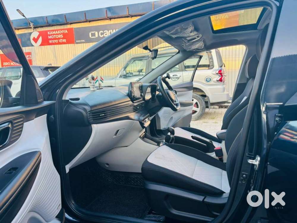 Hyundai I20 Asta (o) 1.2 Mt Dual Tone, 2024, Petrol