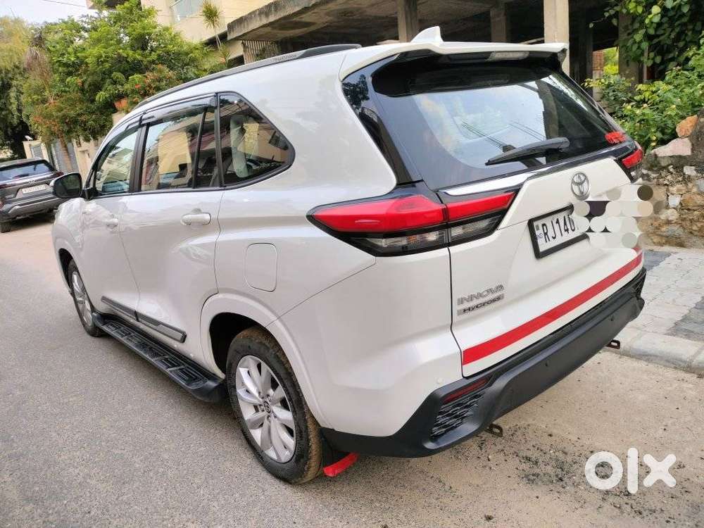Toyota Innova Hycross 2.0 Vx Hybrid 8 Str, 2025, Petrol