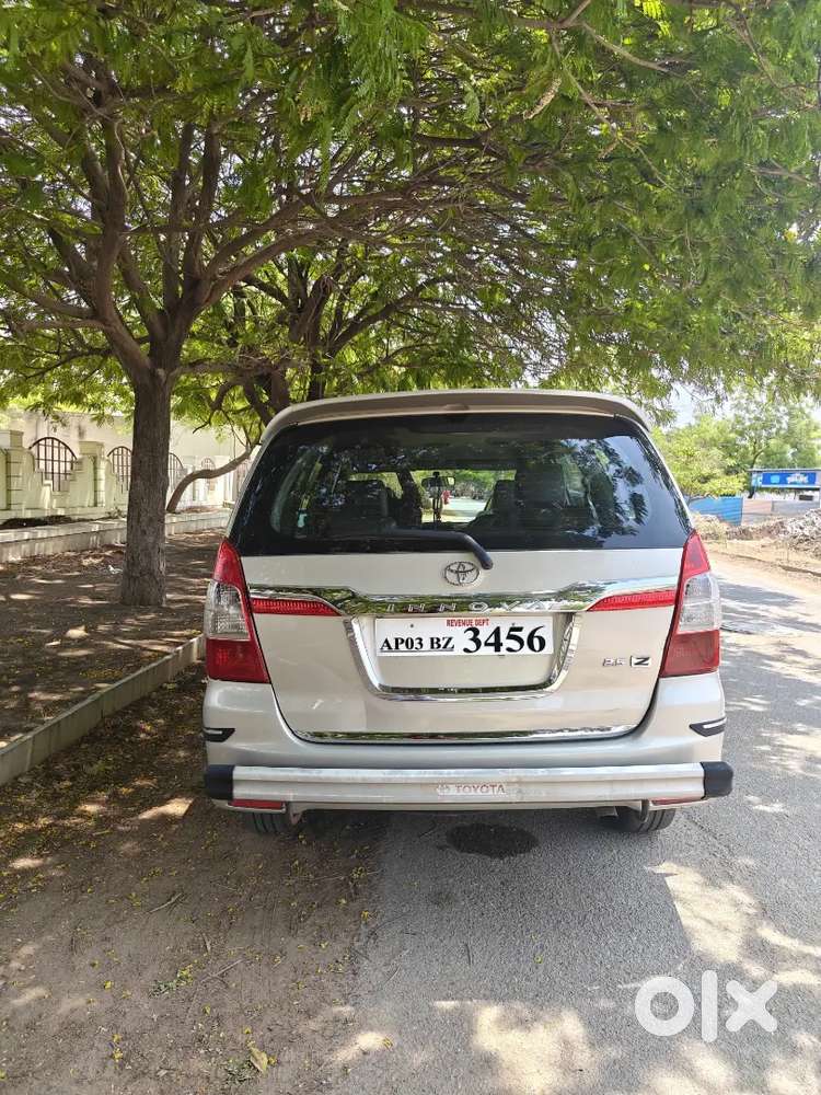 Toyota Innova 2015