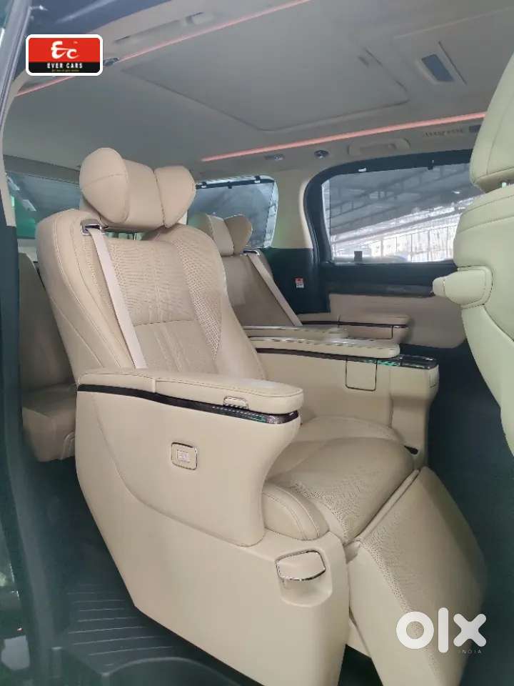 Toyota Vellfire, 2022, Petrol