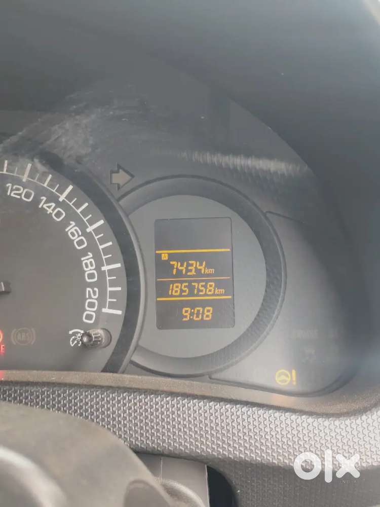 Maruti Suzuki Swift Lxi 2017