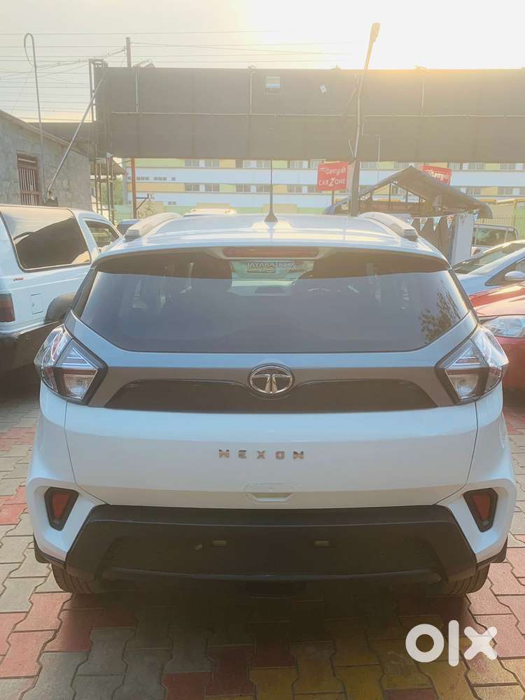 Tata Nexon, 2022, Petrol