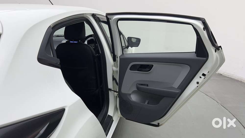Tata Altroz 1.2 Xm, 2020, Petrol