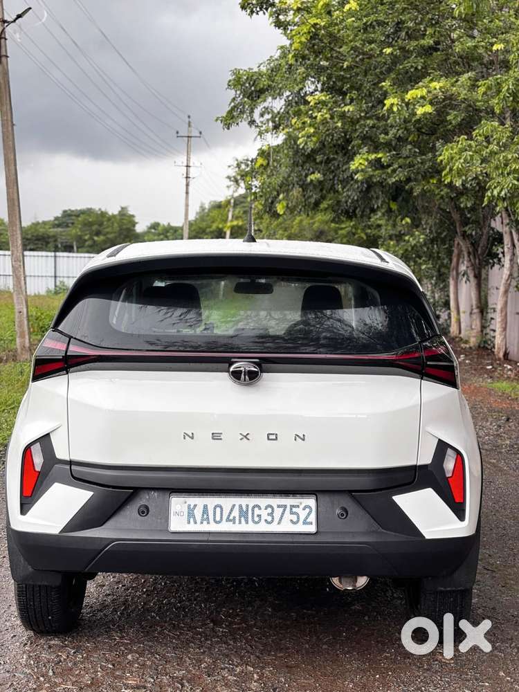 Tata Nexon Smart Plus1.2 Revotron Petrol 5 Mt, 2025, Petrol