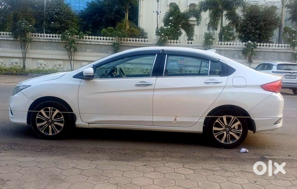 Honda City 1.5 V 4th Gen I-vtec Mt, 2022, Cng & Hybrids