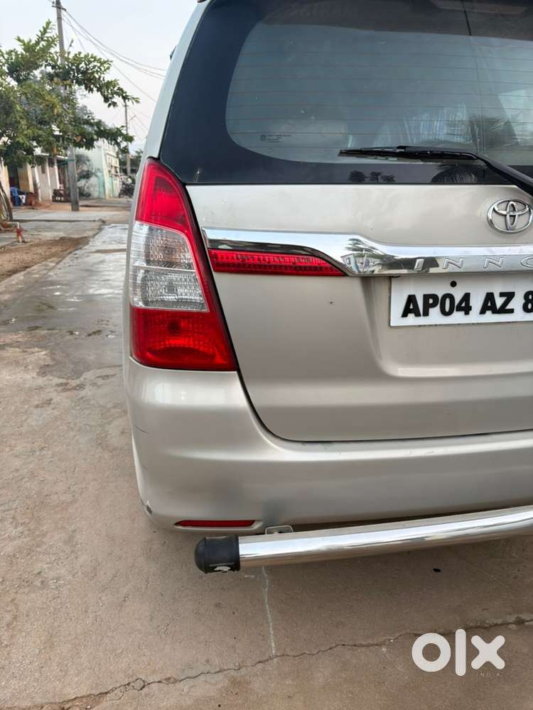 Toyota Innova 2015 Diesel 240000 Km Driven